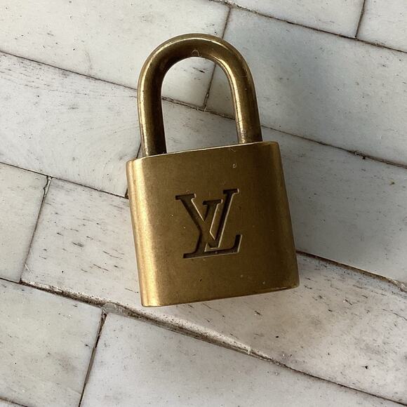 LV Louis Vuitton Lock Only # 322 - Picture 1 of 4